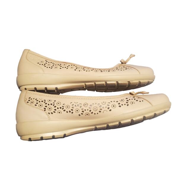 NEW NO BOX Hotter Precious Size 9 Beige Leather Laser Cut Ballet Bow Flats FLAWS - Picture 6 of 11